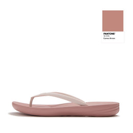 IQUSHION X PANTONE Flip-Flops