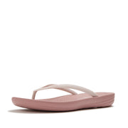 IQUSHION X PANTONE Flip-Flops