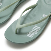 IQUSHION X PANTONE Flip-Flops