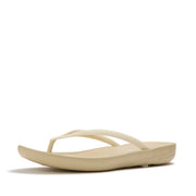 IQUSHION X PANTONE Flip-Flops