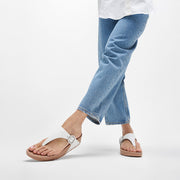 LULU Crystal-Buckle Leather Toe-Post Sandals