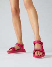 FitFlop x Song Hye Kyo<br>SURFF Adjustable Contrast-Stitch Leather Back-Strap Sandals
